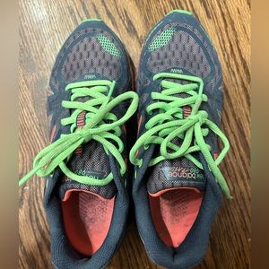 New balance runners worn twice women size 8.5